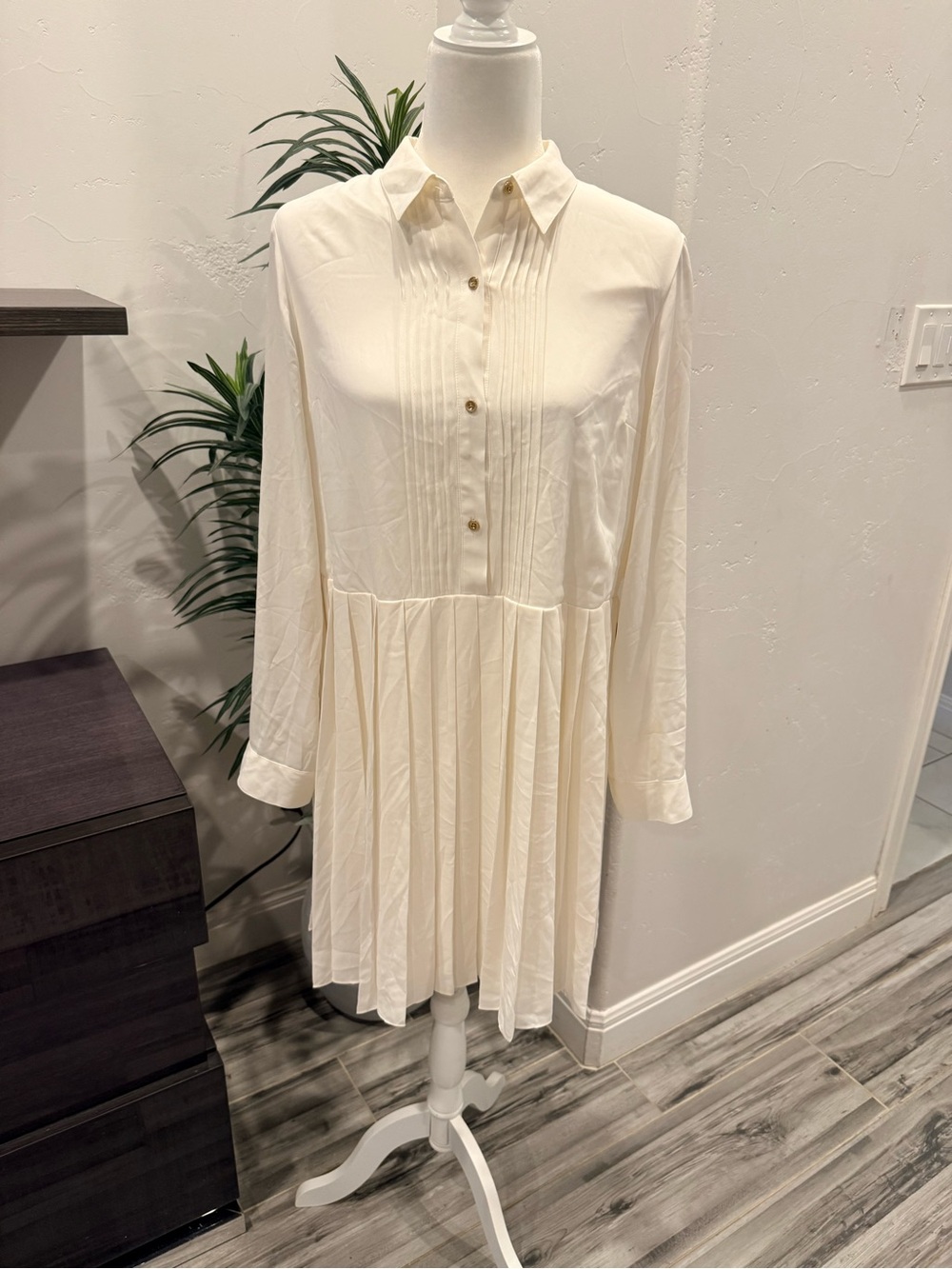 Express Cream Pintuck Pleated Shirt Dress Medium NWT